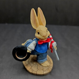 Bunny Toes Justin Stars & Stripes Figurine 3-1/2in Rabbit #66295 Pariotic Flag